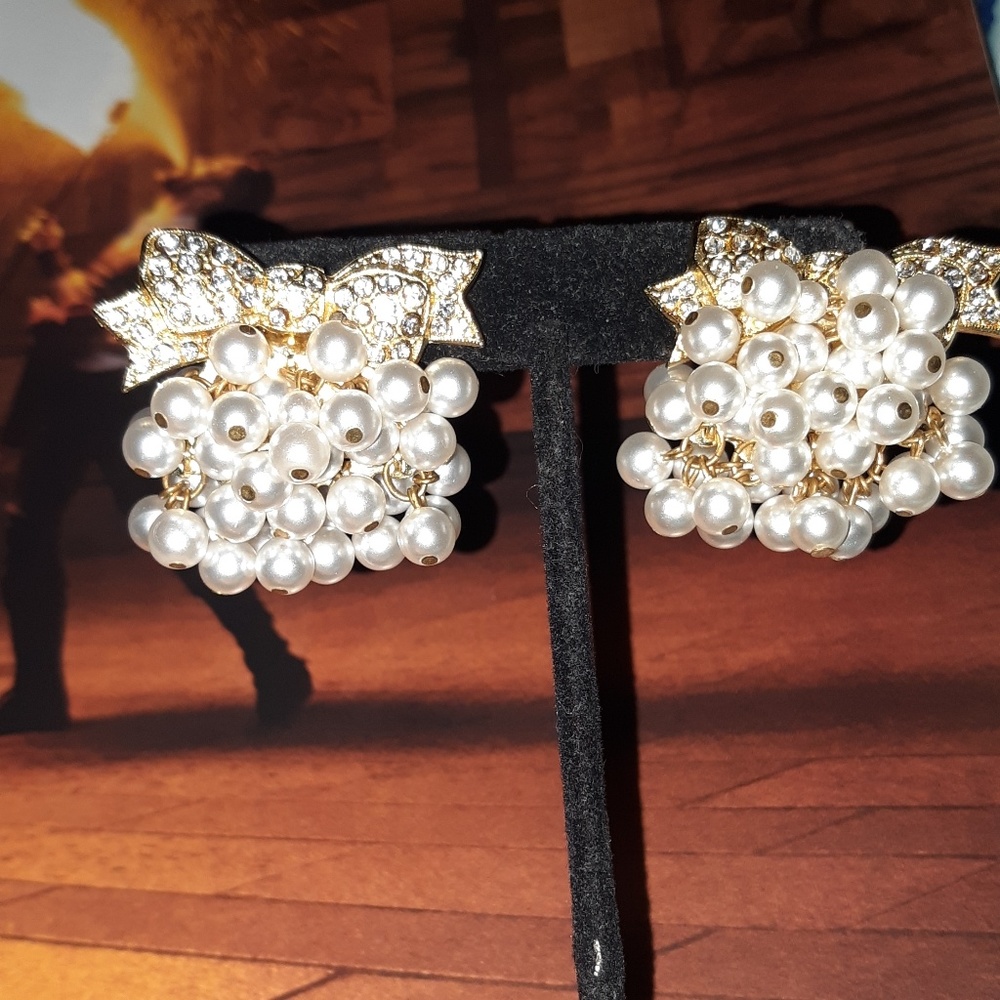 Faux Pearl and Rhineston Bow Earrings